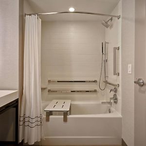 Queen Room Two Queen Beds Golf View Hearing Accessible